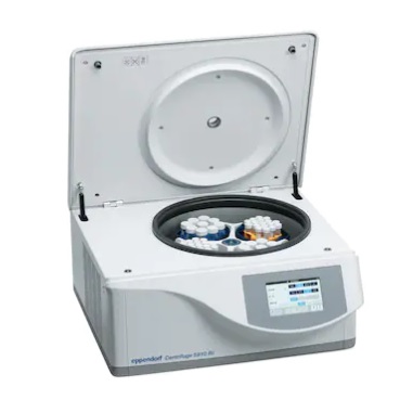 Centrífuga Refrigerada con rotor S-4x750 con vasos de precipitados redondos y adaptadores para tubos cónicos de 5 mL / 15 mL / 50 mL (Modelo 5910 Ri – No de catálogo 5943000516)